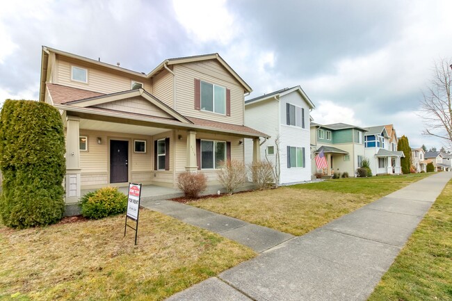 Building Photo - DuPont 3 bedroom plus loft home