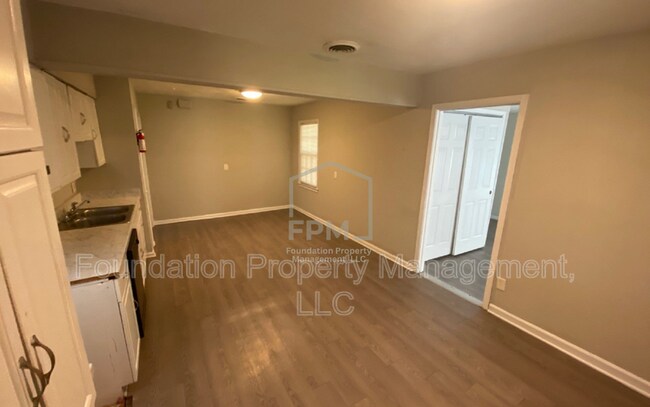 Building Photo - 3717 Briar Rose Rd