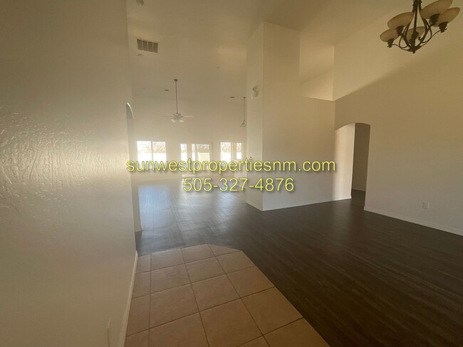 Foto del edificio - 4 Bedroom, 2 Bath Home near the Country Club