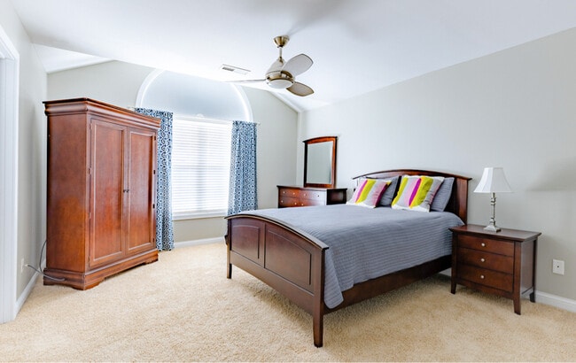 Building Photo - 4464 Stuart Hall Blvd