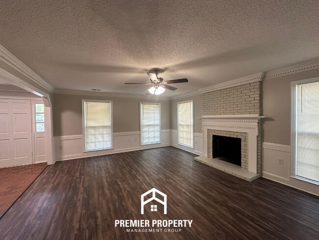 Building Photo - Newly Renovated 3BR/2BA Executive Home in Cordova | Granite Counters & 2,100 Sq Ft