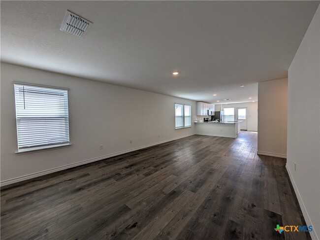 Building Photo - 862 Bluegrass Pt