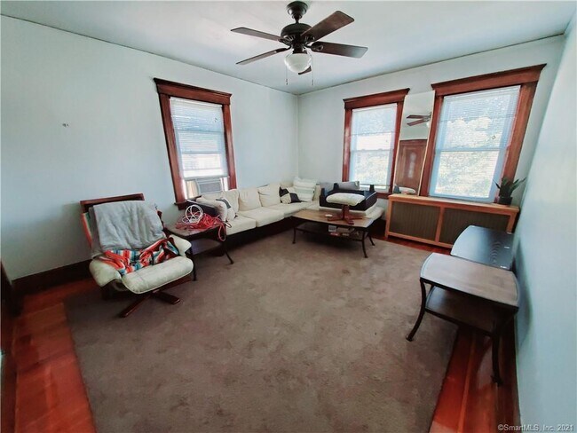 Foto del edificio - 46 Travis Ave