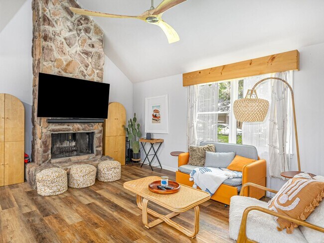 Foto del edificio - 4 Bedroom Single Family Home 15 Minutes fr...
