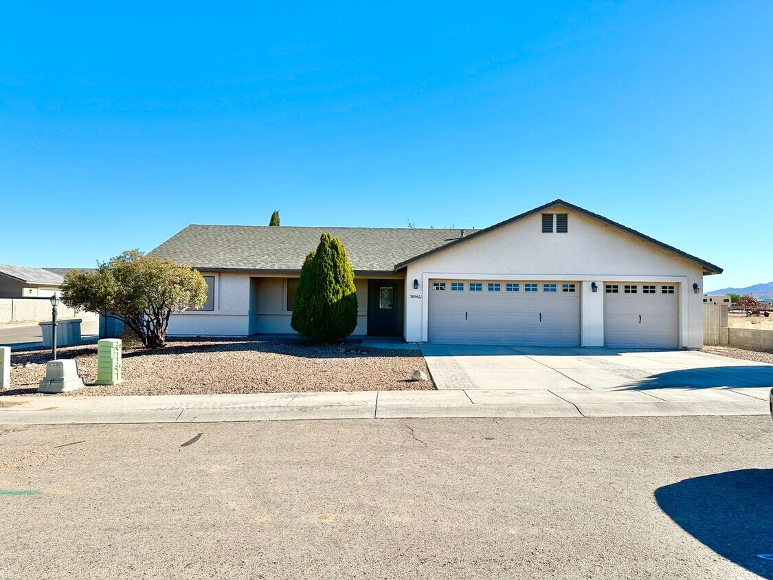 3 Bedroom Home in Great Neighborhood! House Rental in Kingman, AZ