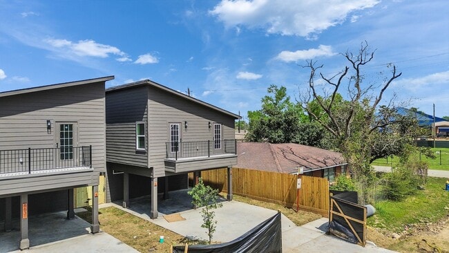 Modern 3BR Duplex – New Construction in Houston - Modern 3BR Duplex – New Construction in Houston House