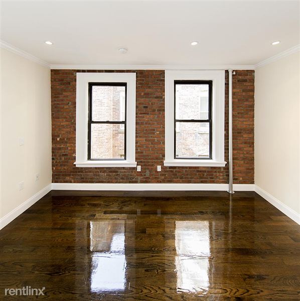 Building Photo - 212 E 95th St
