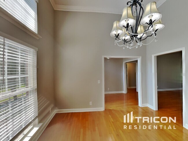 Foto del edificio - 419 Fieldstone Dr