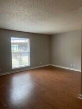 Delwood Station photo'