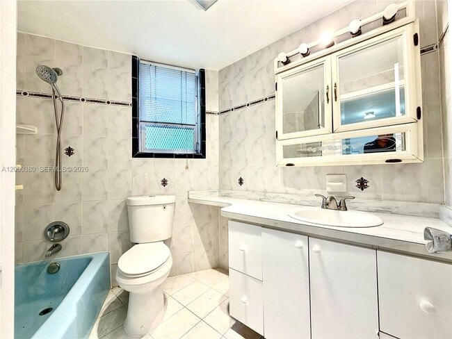 Building Photo - 1701 NE Miami Gardens Dr