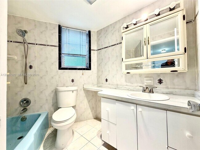 Foto del edificio - 1701 NE Miami Gardens Dr