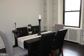 Building Photo - 2031 Locust St