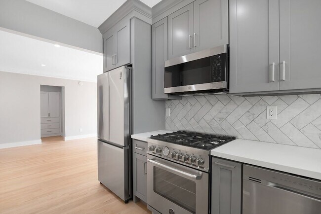 Foto del edificio - 644 Hauser Blvd