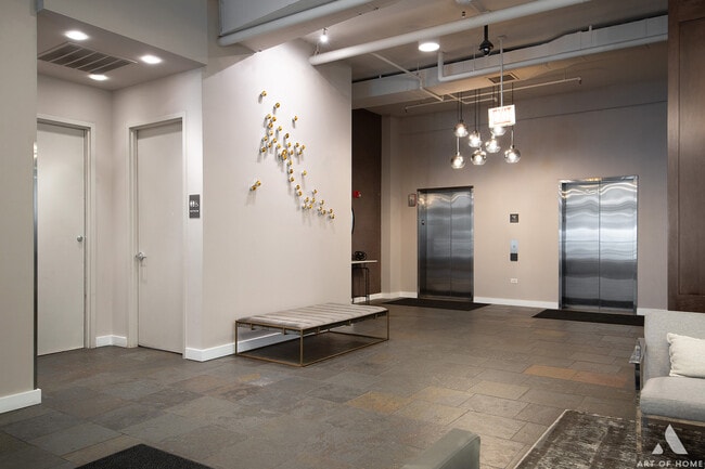 Building Photo - 901 W Madison St