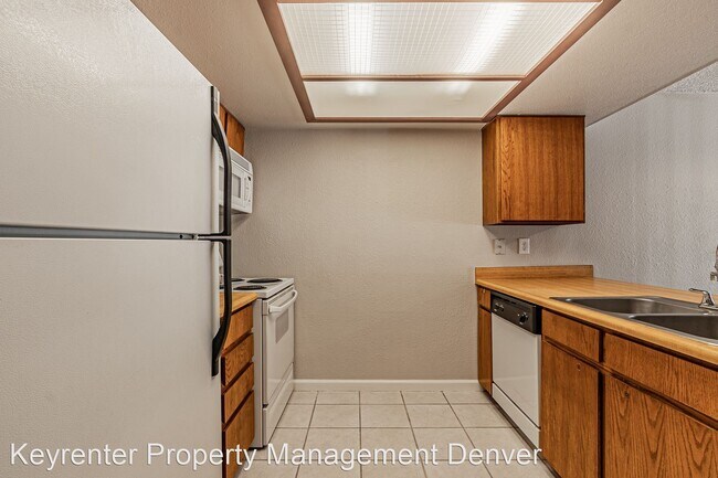 Foto del edificio - 2 br, 2 bath House - 14046 East Stanford C...
