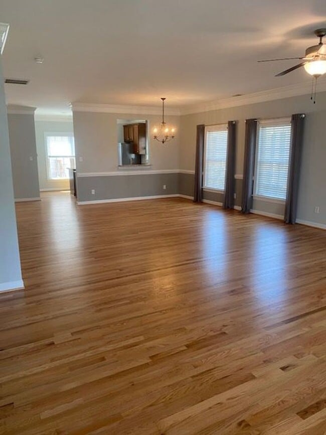 Building Photo - 5329 Center St