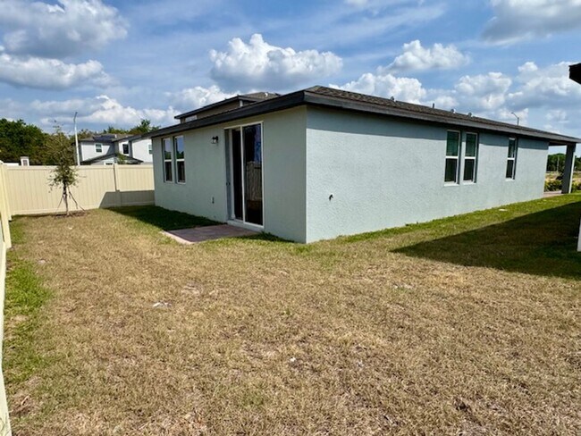 Foto del edificio - Brand new, energy-efficient 4 Bedroom Home...