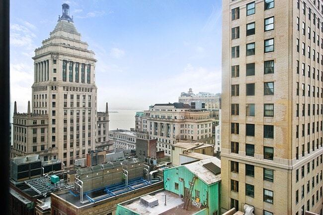 Building Photo - 40 Broad Street #PH4A