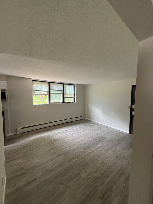 Foto del edificio - Tilahun Property - 4 Unit