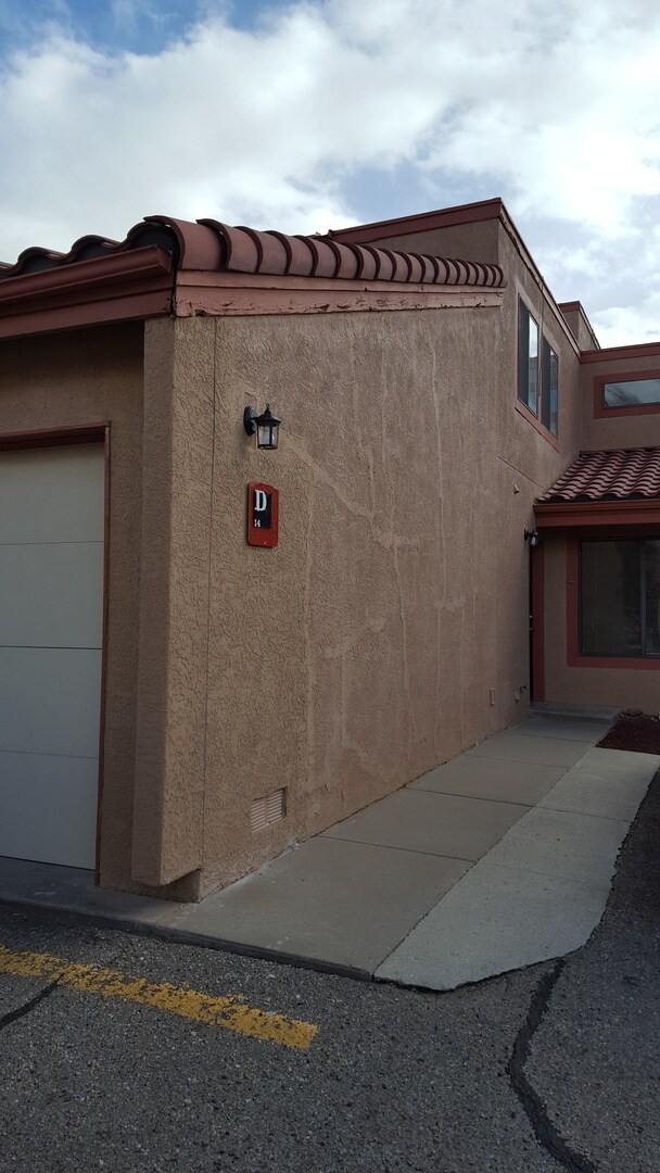 Foto del edificio - 2 Bedroom Condo in Country Club Villas