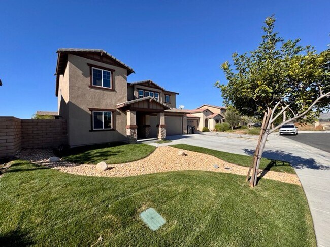 Foto del edificio - Stunning 4 Bedroom Cul-De-Sac Home with Loft located in Winchester!