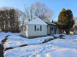 Building Photo - 182 Rock Hill Dr