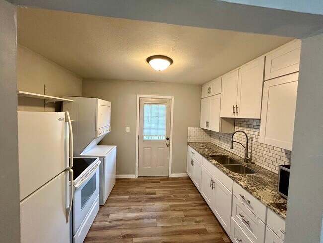 Foto del edificio - 1609 W 22nd Terrace