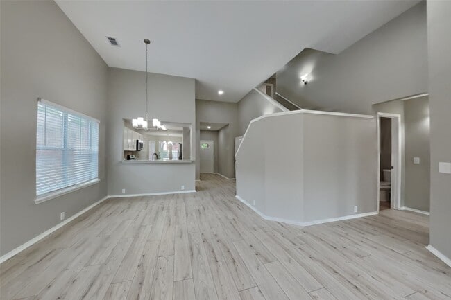 Building Photo - 6011 Baldwin Elm St