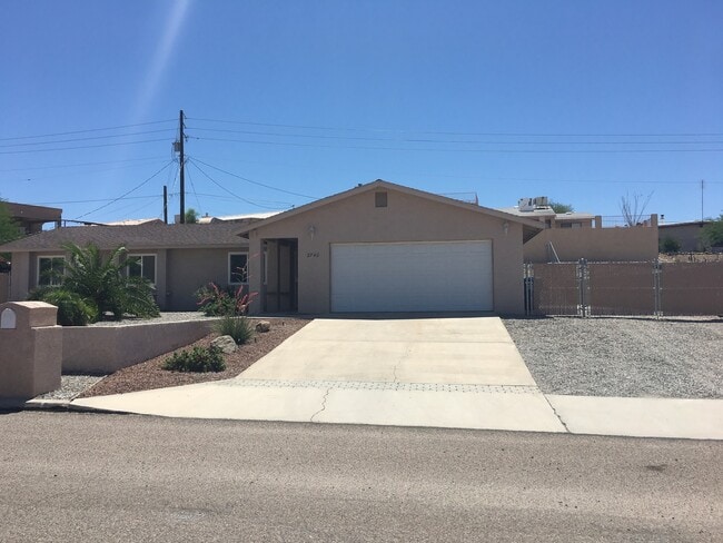 Building Photo - Pending; Unfurnished Full Time Home