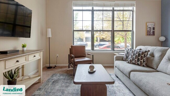 Building Photo - 4050 W Pine Blvd