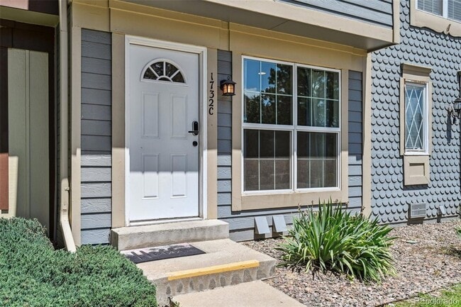 Photo - 1732 S Blackhawk Way Townhome