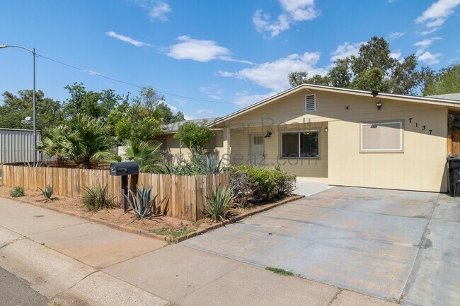 Foto del edificio - 7137 N 33rd Ave