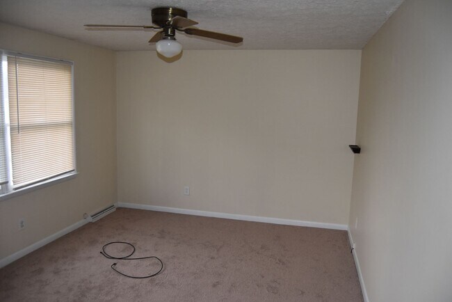 Building Photo - Single Family Home