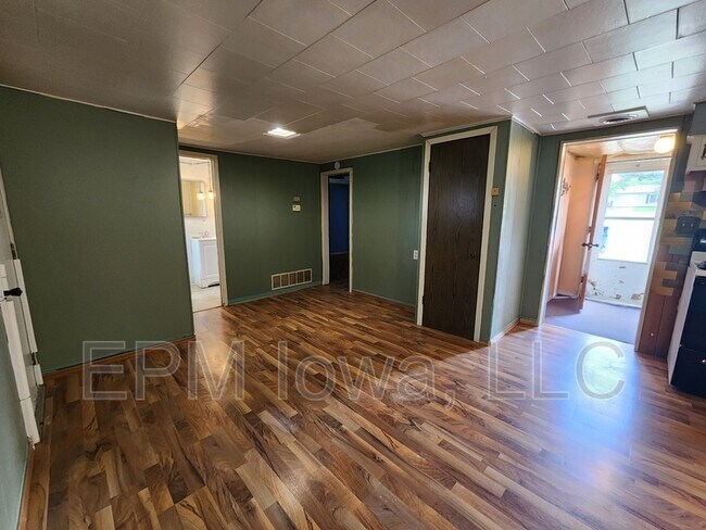 Foto del edificio - 816 5th Ave NE
