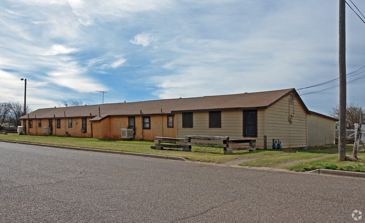 Building Photo - 1305 S 9th St