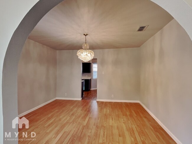 Building Photo - 5727 Bogart Dr