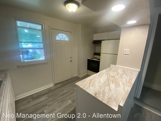 Building Photo - 3 br, 1 bath House - 425 West Gordon Street