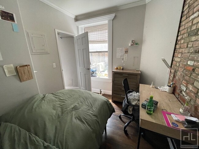 Building Photo - East 13th Street