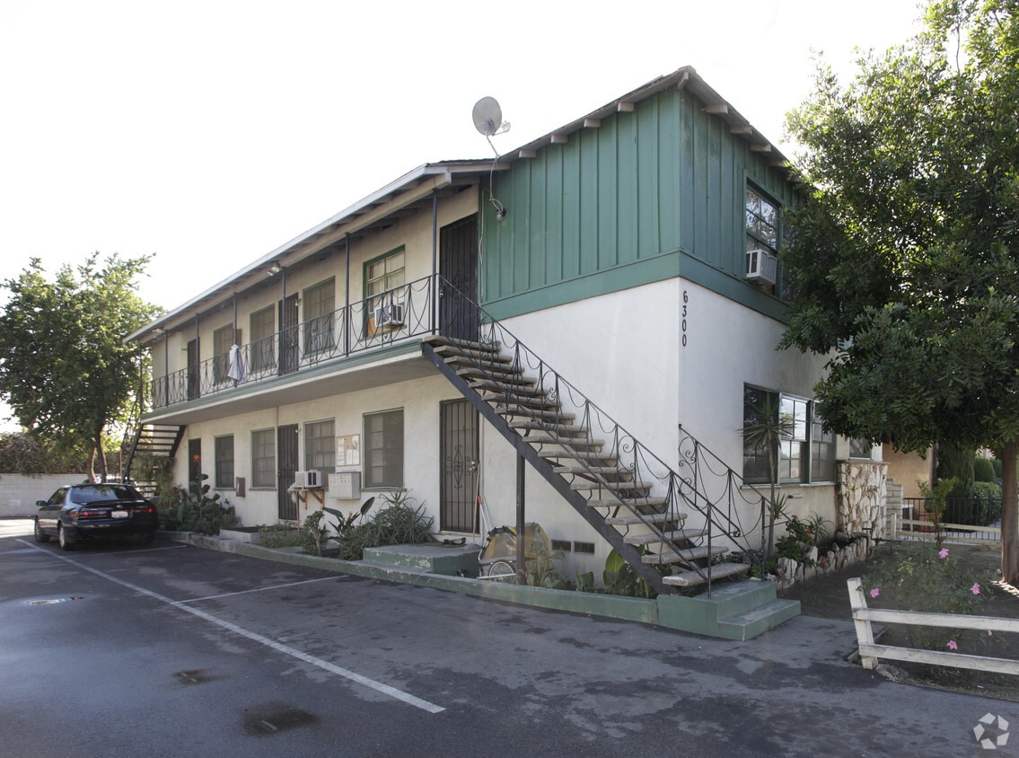 6300 Vineland Ave, North Hollywood, CA 91606 Apartments in North