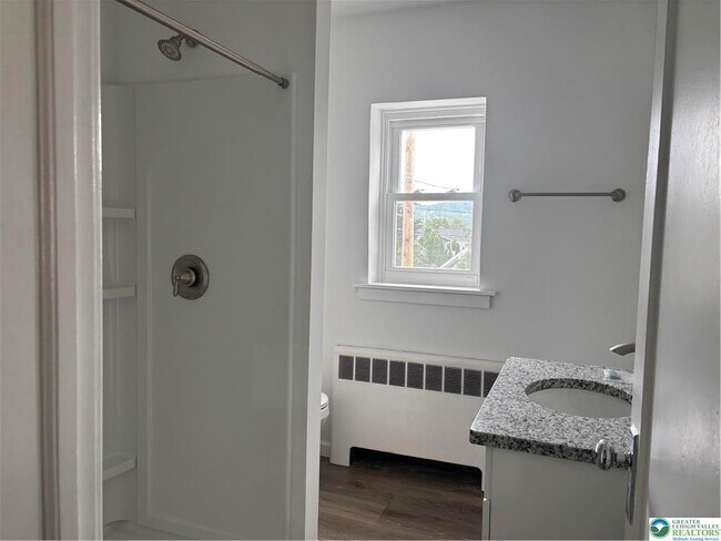 Foto del edificio - 307 E Lexington St
