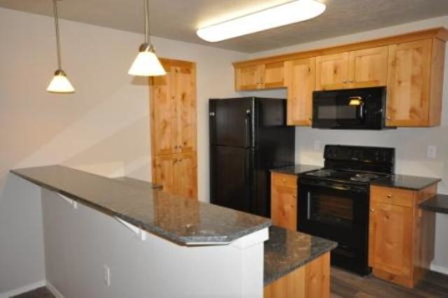 Building Photo - 840 N Maple Grove Rd