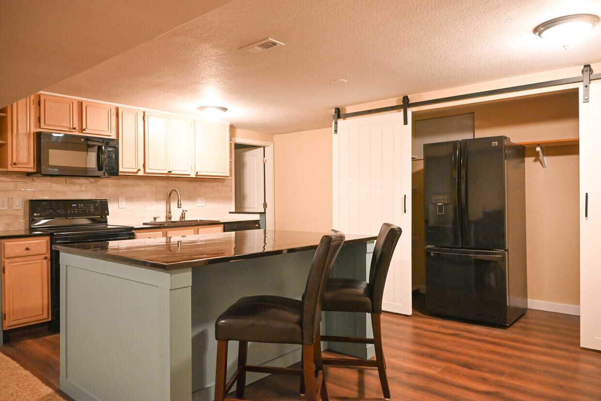 Kitchen - 2526 E Caramillo St