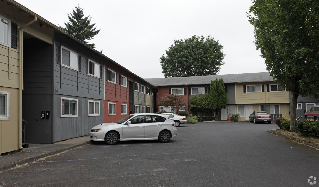 Crown Point Apartaments - Crown Point Apartments