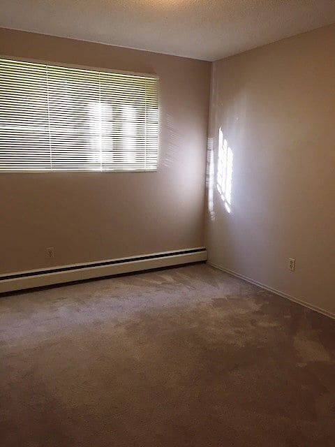 Building Photo - 2519-2517 17 St SW