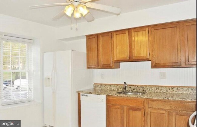 Building Photo - 5207 Harbor Ct Dr