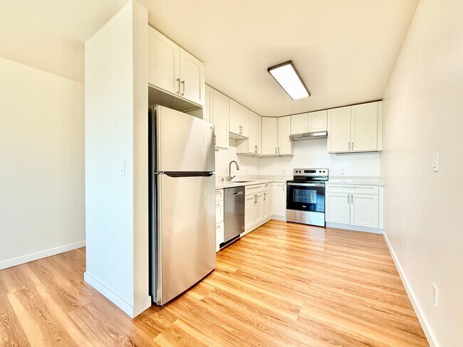 Foto del edificio - 670 Hillside Blvd