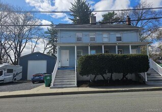 Building Photo - 49 Beacon St