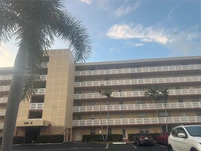 Building Photo - 441 SE 3rd St