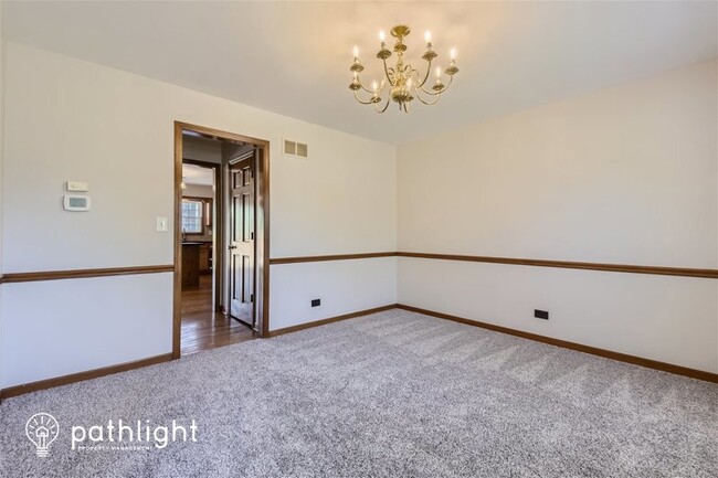 Building Photo - 2631 Partlow Dr