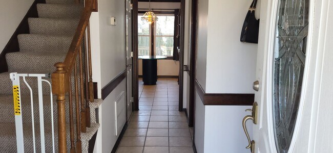 Foto del edificio - Spacious Home in Quiet Neighborhood